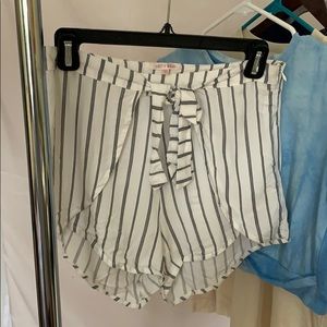 Adorable white shorts with black stripes Size SM